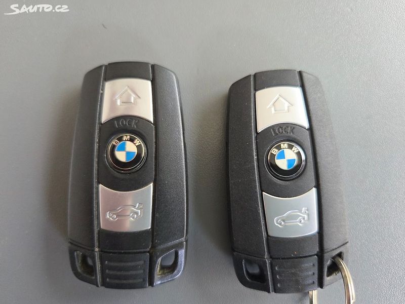 BMW Řada 3 (2009) 330i 200Kw Aut Kabrio 60t.km - fotka 46 z 49