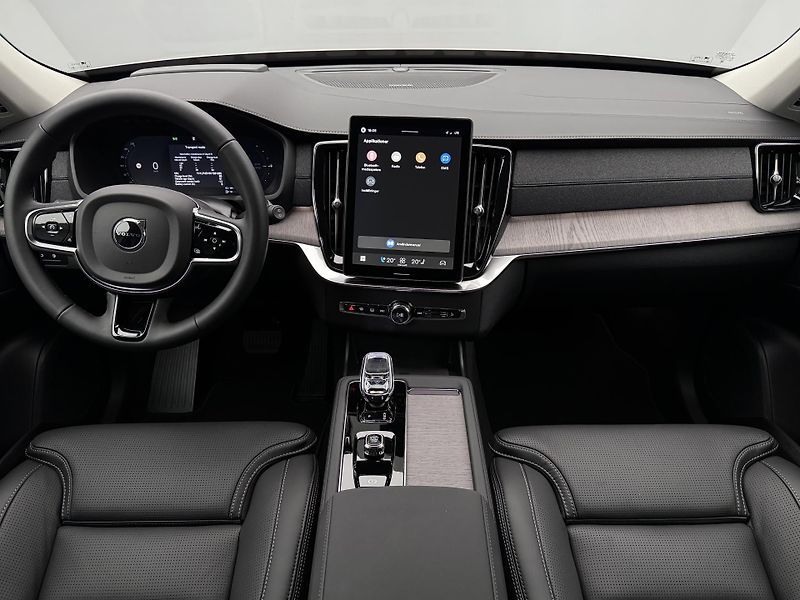 Volvo XC90 (2026) T8 AWD RECHARGE DARK PLUS 7m - fotka 2 z 29