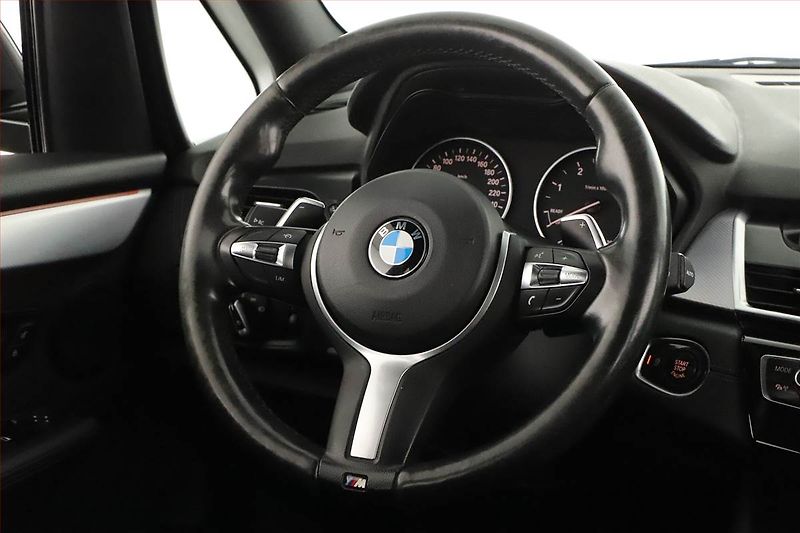 BMW Řada 2 (2018) 220d Gran Tourer, 4X4 - fotka 8 z 16