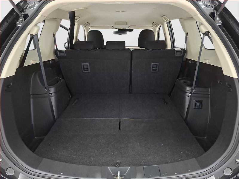 Mitsubishi Outlander (2017) 2.2 DI-D, 4X4, Automat - fotka 14 z 20