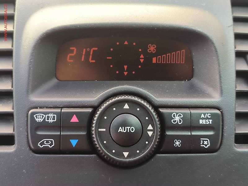 Mercedes-Benz Viano (2012) 3.0CDi L2, Trend, AT - fotka 13 z 22