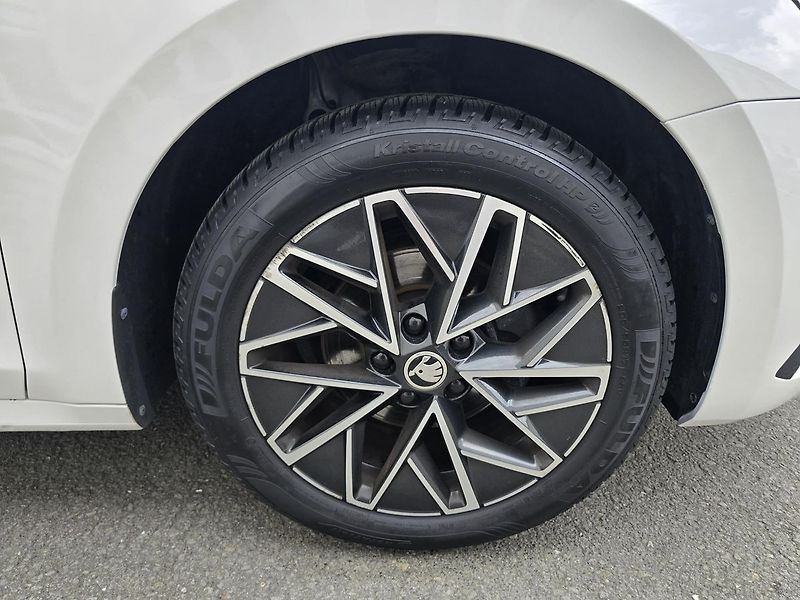 Škoda Octavia 110kW DSG STYLE + NAVI - fotka 7 z 41