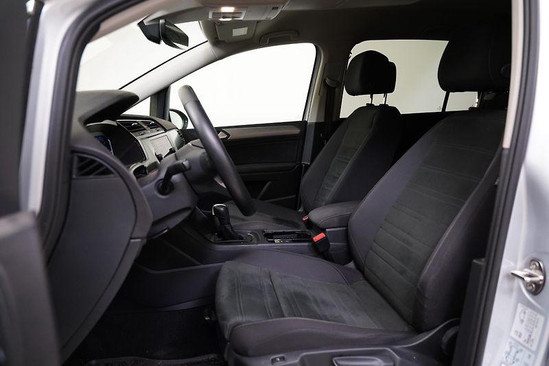 Volkswagen Touran - fotka 11 z 25