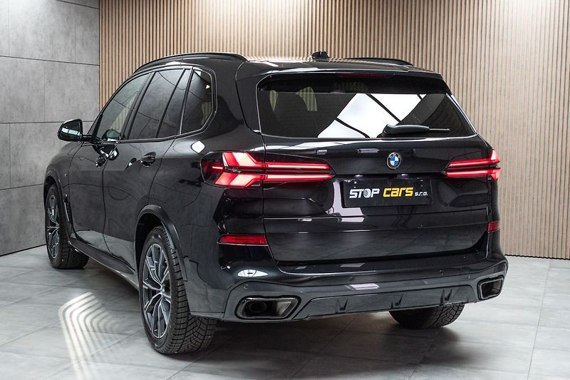 BMW X5 xDrive30d ///M*TAŽNÉ*7.MÍST*ČR - fotka 4 z 51