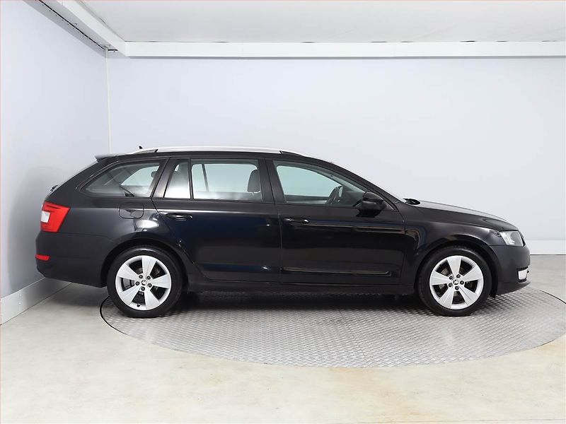 Škoda Octavia (2017) Style 1.6 TDI, Navi, Tempomat - fotka 6 z 17