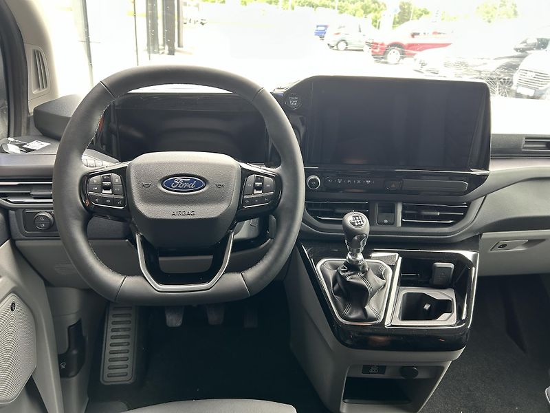 Ford Tourneo Custom Titanium L2 2.0 EcoBlue 110 kW - fotka 14 z 36