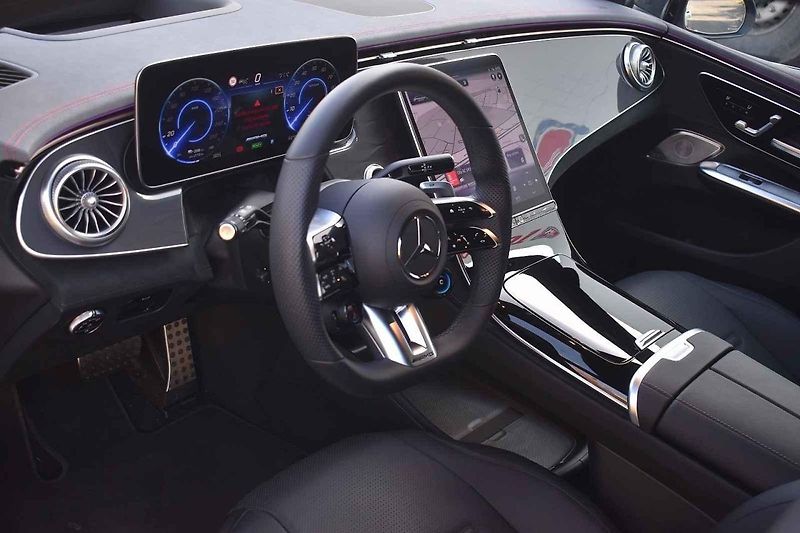 Mercedes AMG EQE 43 4Matic poslouží k reprezentaci i k zábavě