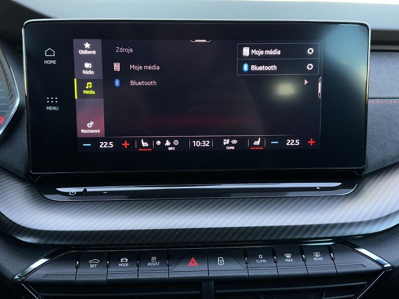 Škoda Octavia RS 2.0 TSi 180kW Matrix-LED V. - fotka 28 z 52