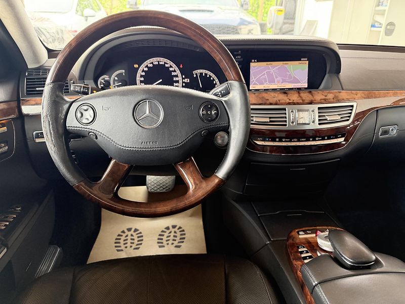 Mercedes-Benz Třídy S S 500 L - fotka 8 z 30