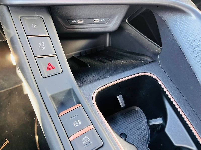 Cupra Terramar (2024) VZ 2.0 TSI 195 kW DSG 4x4 - fotka 19 z 30