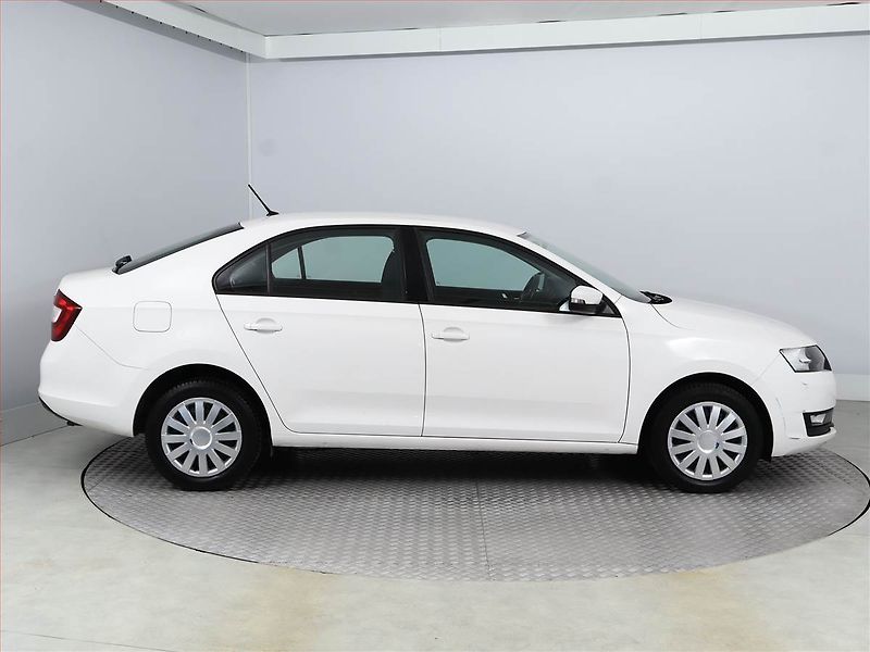 Škoda Rapid (2019) 1.0 TSI, ČR,1.maj, Serv.kniha - fotka 6 z 10