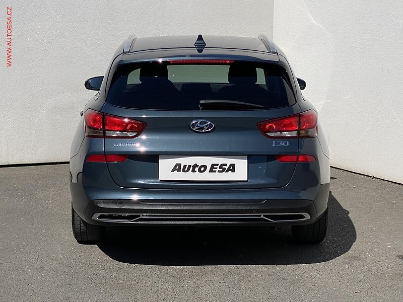 Hyundai i30 (2023) 1.5 T-GDi, ČR, Smart, LED, TZ - fotka 5 z 20