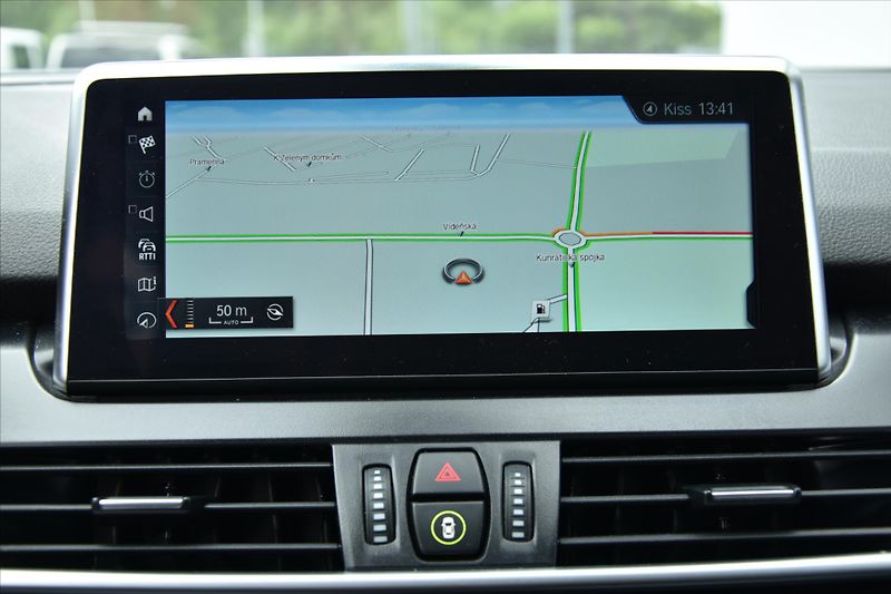 BMW Řada 2 220d 140kW GRAN TOURER HEADUP - fotka 19 z 27