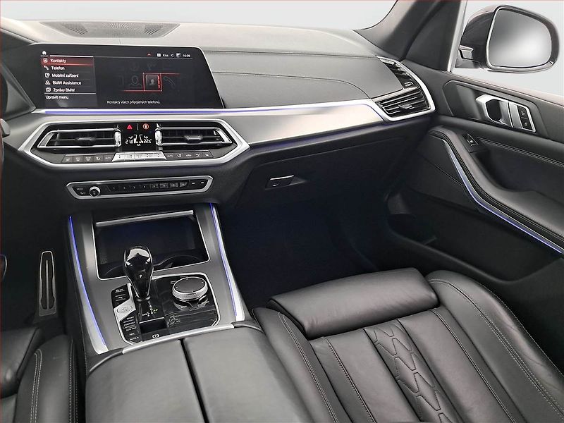 BMW X5 (2022) xDrive30d - fotka 8 z 25