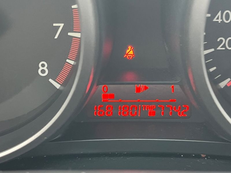 Mazda 3 (2011) 1.6 i Velmi pěkná - fotka 10 z 20