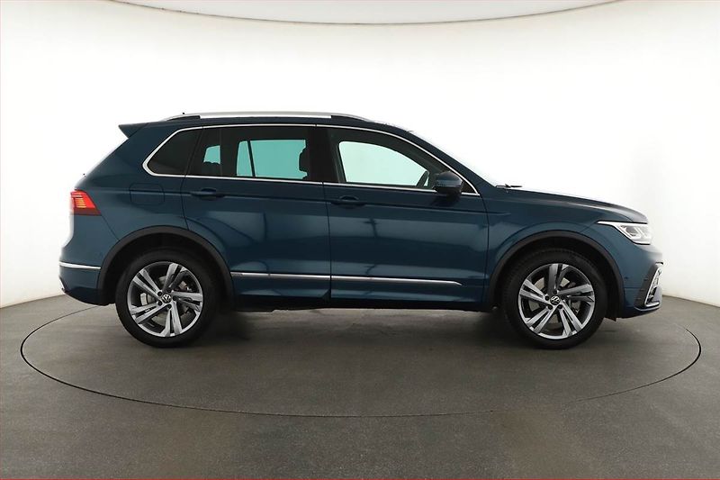 Volkswagen Tiguan (2023) R-Line 1.4 TSI eHybrid - fotka 6 z 21