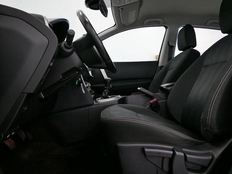 Nissan Qashqai - fotka 13 z 23