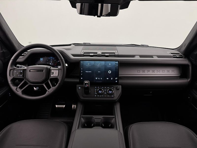 Land Rover Defender OCTA P635  - fotka 2 z 75