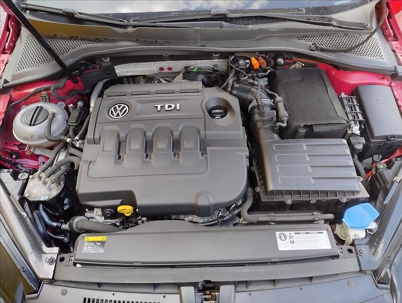 Volkswagen Golf 2,0 TDI GTD  DSG Panorama - fotka 21 z 24