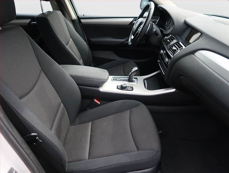 BMW X4 (2014) xDrive30d, 4X4, Automat - fotka 9 z 21