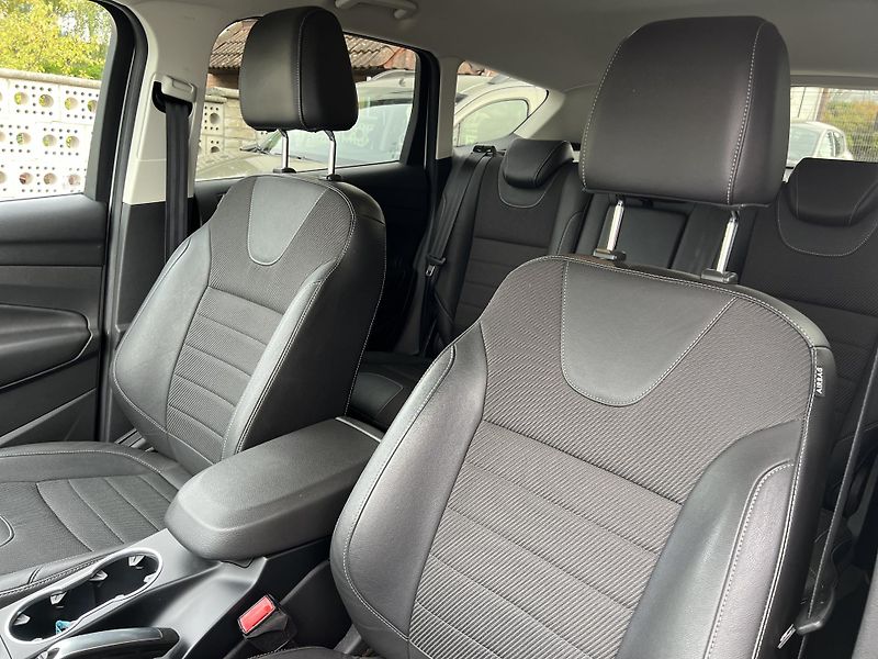 Ford Kuga 2.0TDCi 4x4 AUTOMAT TITANIUM  - fotka 10 z 44