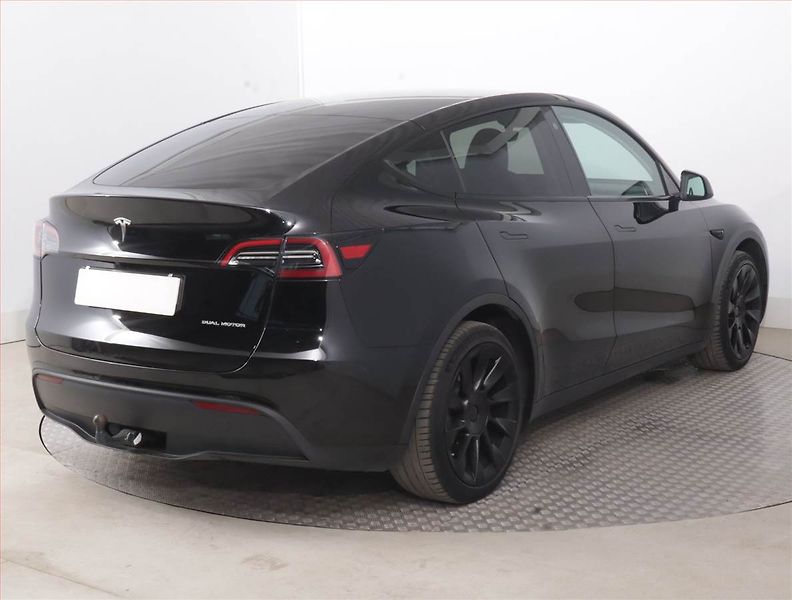 Tesla Model Y (2023) Long Range AWD 79kWh, SoH 92% - fotka 5 z 21