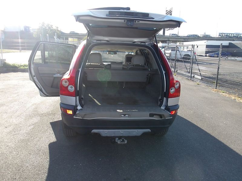 Volvo XC90 2,4D5 136 kW ČR Serv.kn! - fotka 13 z 45