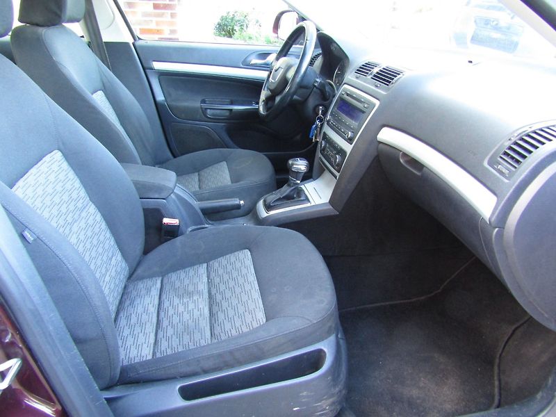 Škoda Octavia (2010) 1.6 TDI 77kW  DSG - fotka 26 z 34