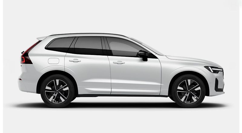 Volvo XC60 (2026) B5 AWD PLUS DARK AUT - fotka 6 z 14