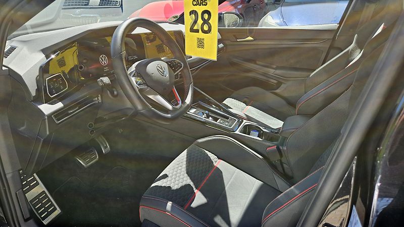 Volkswagen Golf (2024) GTI TSI 221 kW Clubsport DSG7 - fotka 9 z 32