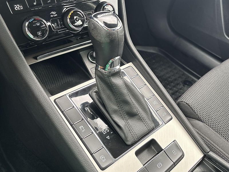 Škoda Superb (2022) Combi 2.0 TDI DSG Style - fotka 15 z 33
