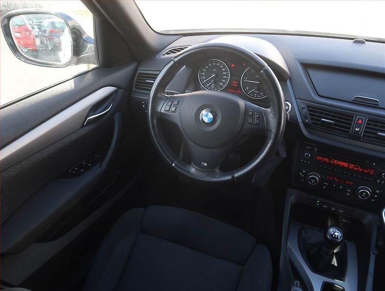 BMW X1 (2012) xDrive23d, 4X4, Serv.kniha - fotka 7 z 18