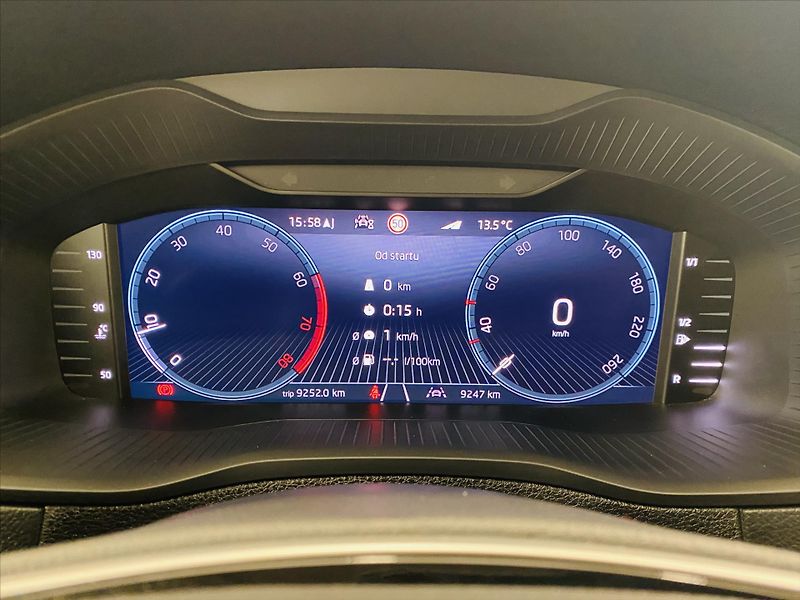 Škoda Karoq 1,5 TSI 110kW Top Selection - fotka 11 z 27
