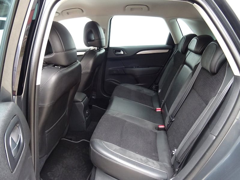 Citroën C4 (2013) 1.6HDi,84kW,S.kn,klima,ALU - fotka 18 z 23