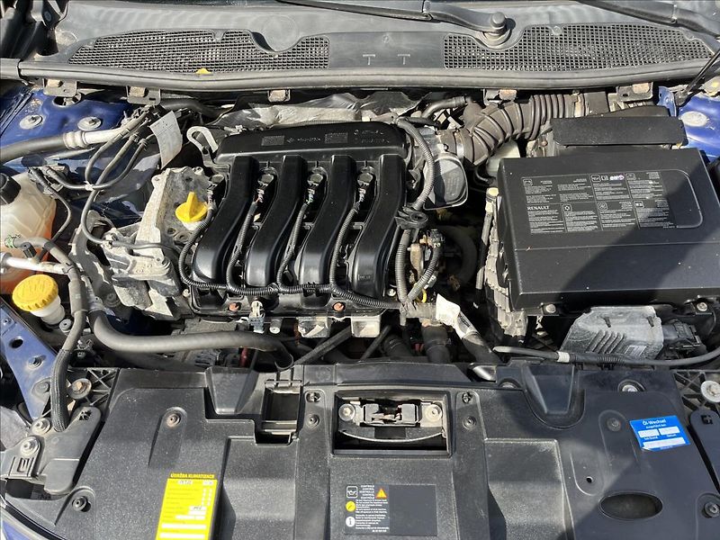 Renault Mégane 1,6 i KLIMA SERVIS STK 2/2027 - fotka 25 z 35