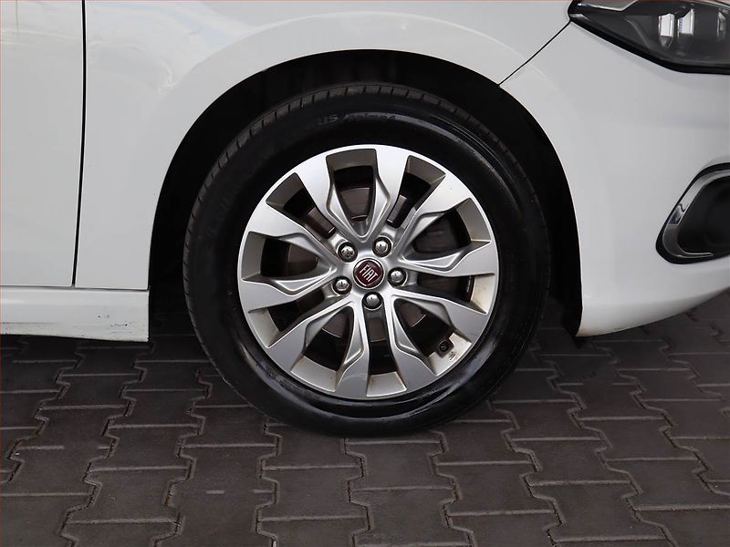 Fiat Tipo (2017) 1.4 T-Jet, Serv.kniha, Navi - fotka 15 z 22