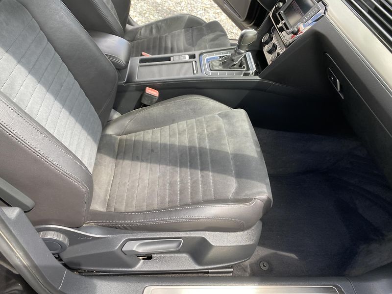 Volkswagen Passat 2.0TDi 150PS DSG 113000TKM!!!! - fotka 124 z 152