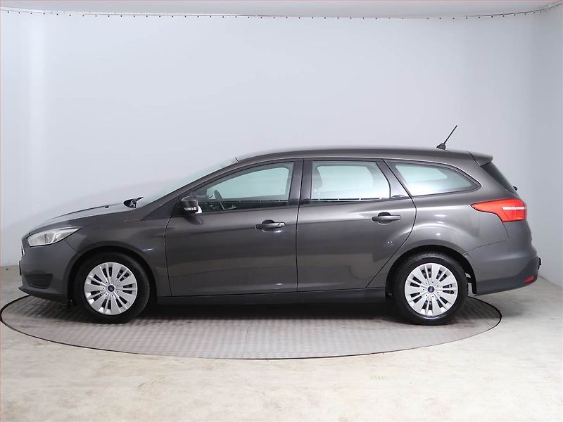 Ford Focus (2018) 1.0 EcoBoost - fotka 3 z 12