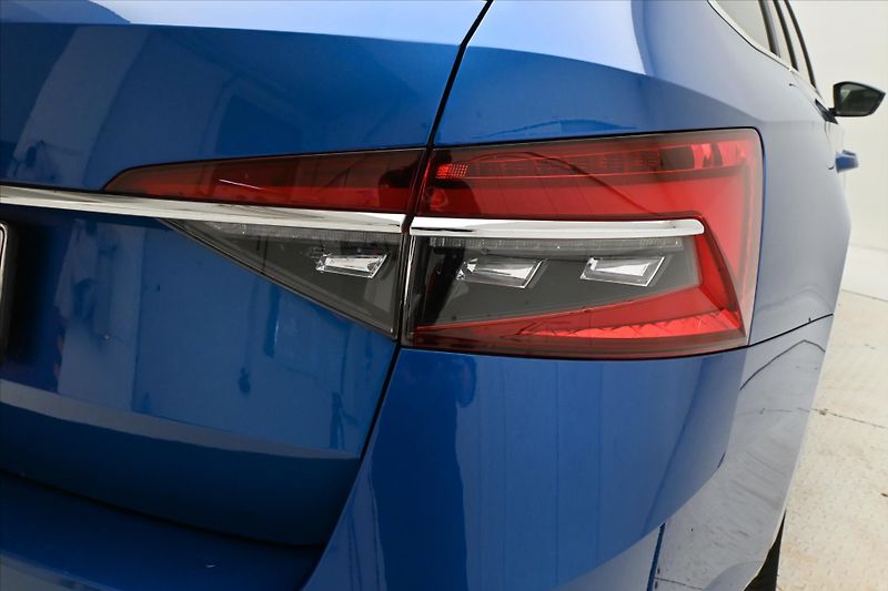 Škoda Superb 2,0 TDI 110 kW DSG Style Záruk - fotka 30 z 31