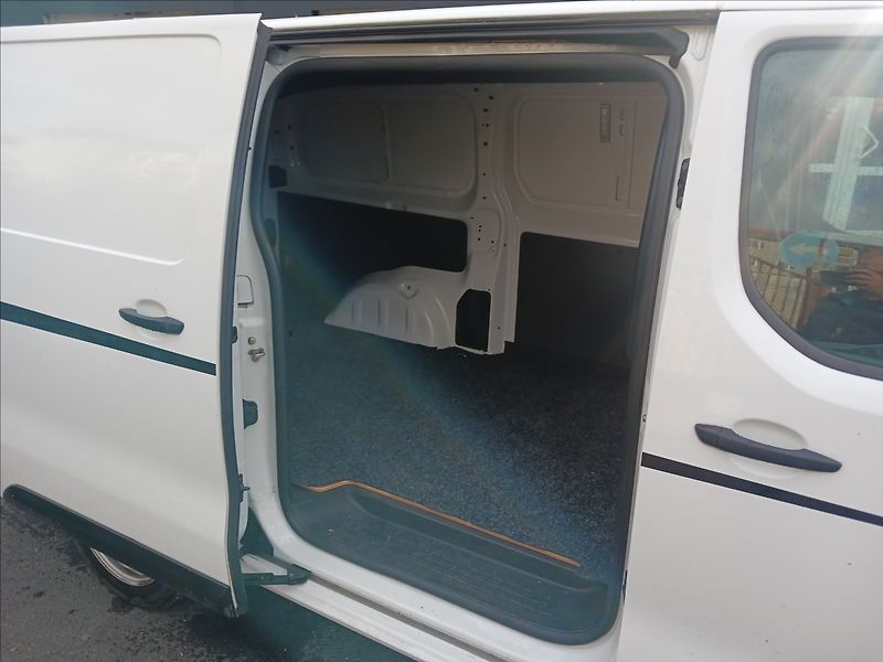 Opel Vivaro 2,0 L2 LONG, KAMERA - fotka 13 z 17