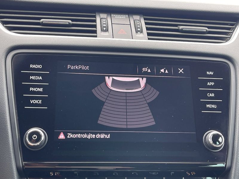 Škoda Octavia (2018) 1.4 TSI 110kW DSG Ambition Plu - fotka 14 z 33