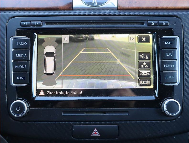 Volkswagen Passat (2011) 2.0 TDI, 4X4, Automat, Navi - fotka 19 z 20