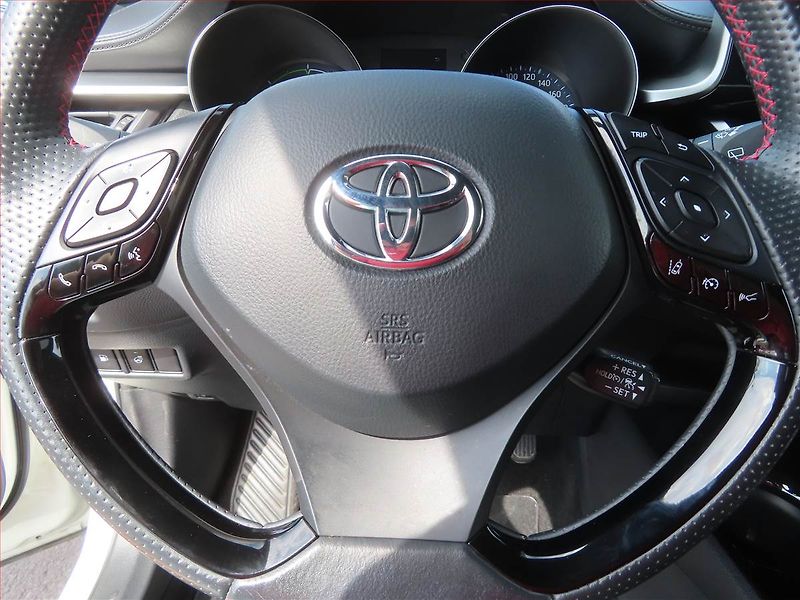 Toyota C-HR (2021) GR Sport 1.8 Hybrid - fotka 16 z 22