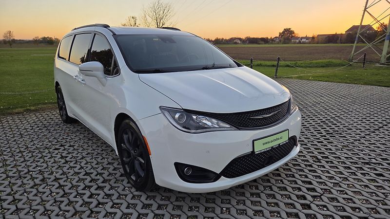 Chrysler Pacifica 3,6L 211 kW,Limited 7 míst,LPG - fotka 3 z 48