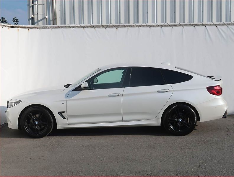 BMW Řada 3 (2020) M Sport 320d xDrive GT, 4X4 - fotka 3 z 21