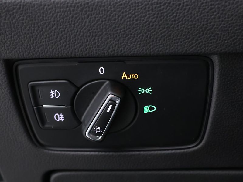 Volkswagen Passat 2,0 TDI 110kW DSG Matrix DPH - fotka 19 z 39
