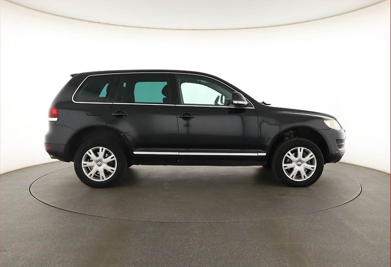 Volkswagen Touareg (2007) 3.0 V6 TDI, 4X4, Automat - fotka 6 z 16
