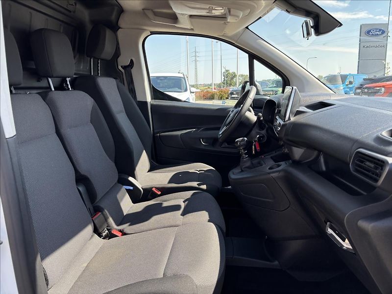 Opel Combo 1,5 CDTI 96kW L2 - fotka 17 z 37