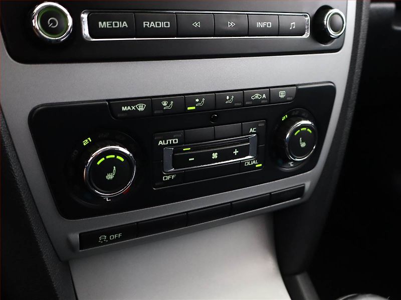 Škoda Octavia (2012) 2.0 TDI, Tempomat - fotka 13 z 14
