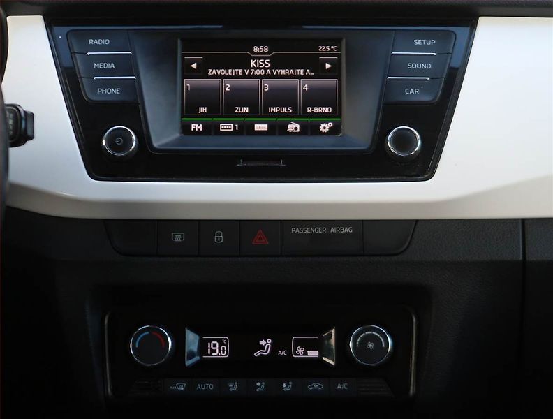 Škoda Fabia (2016) Style 1.2 TSI, Park. senzory - fotka 12 z 19